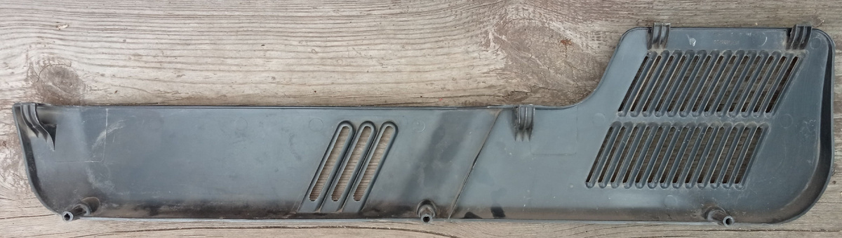 Пластиковая накладка двери