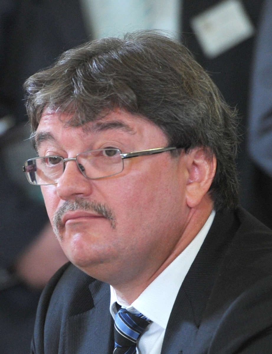 Андрей Константинов