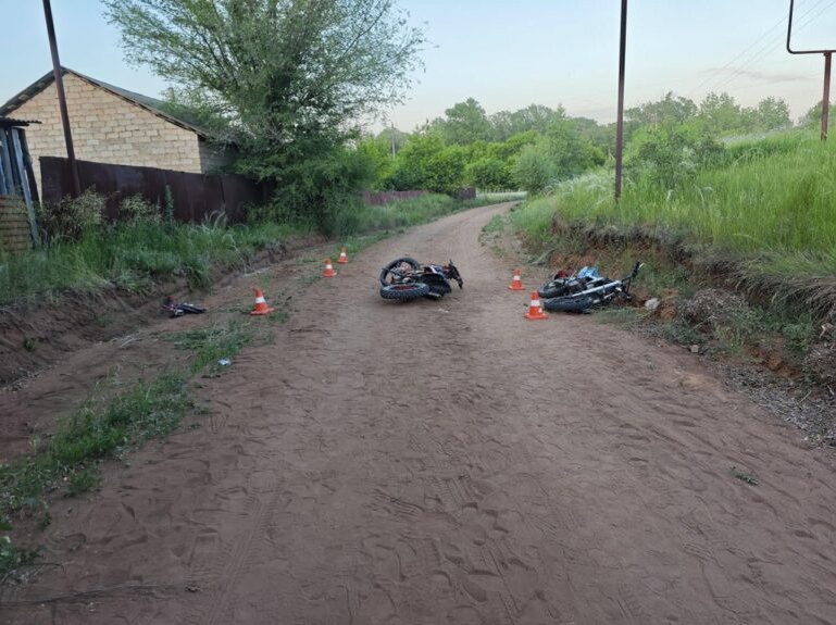    После столкновения двух питбайков под Бузулуком госпитализированы 3 подростка Белов Михаил Александрович
