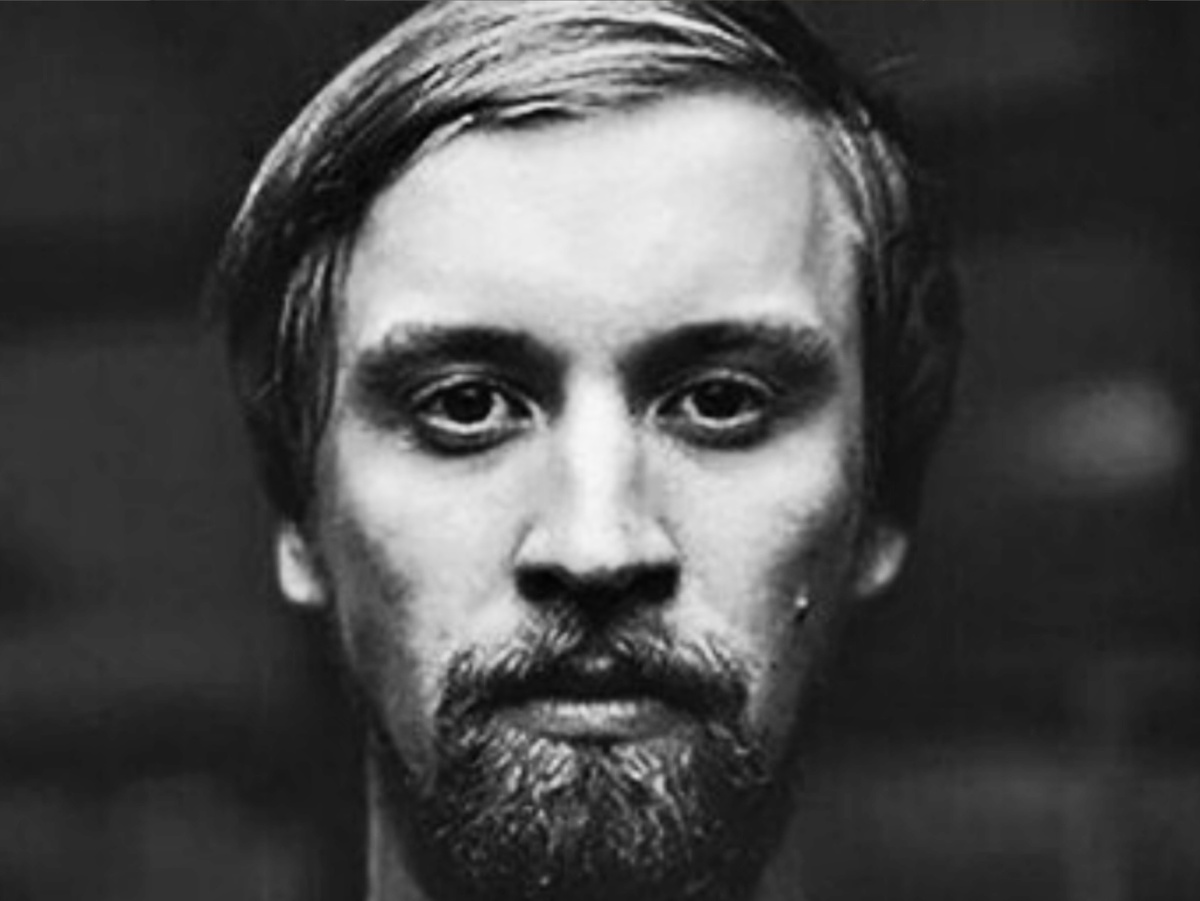 Артем ранее был диджеем 