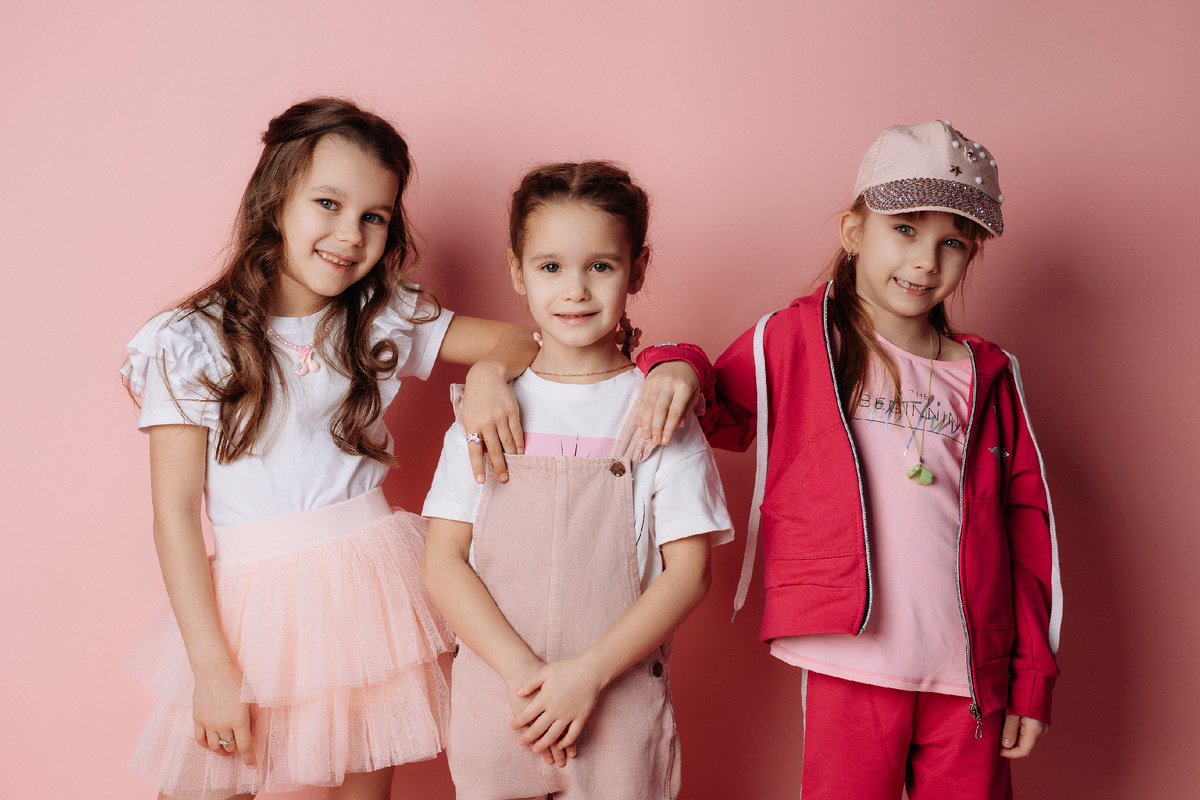 Дети часто доверяют опыту (увы, негативному тоже) своих друзей.