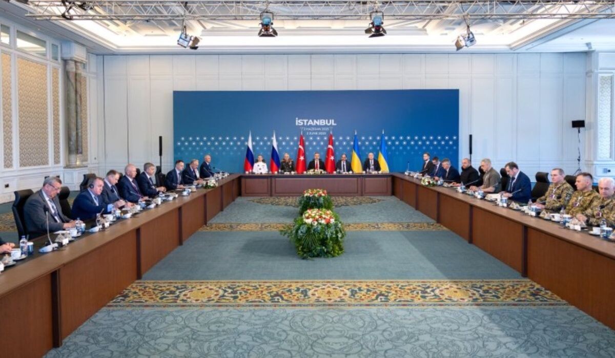     Переговоры делегаций России и Украины в Стамбуле. Источник: rg.ru Автор фото: REUTERS