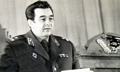 Полковник юстиции В.А. Зубков провозглашает приговор трибунала. 1984г.