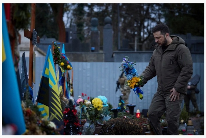 Цветы на могилу Украине