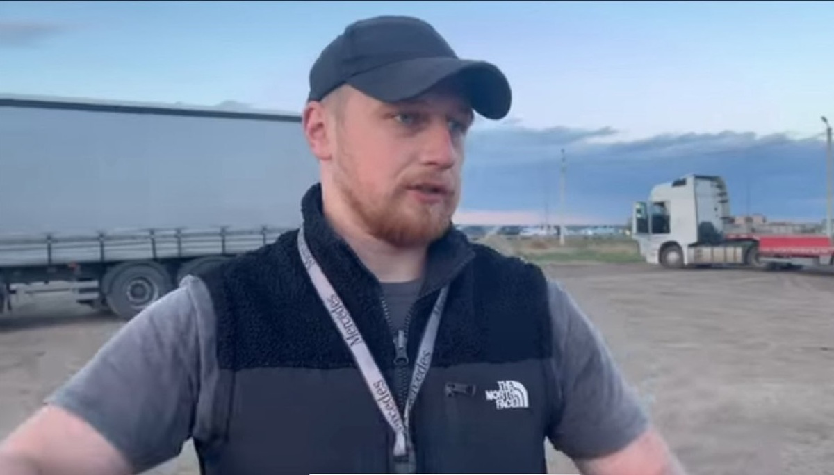 Дальнобойщик из Беларуси по имени Антон Мацкевич кидался камнями в дроны 
