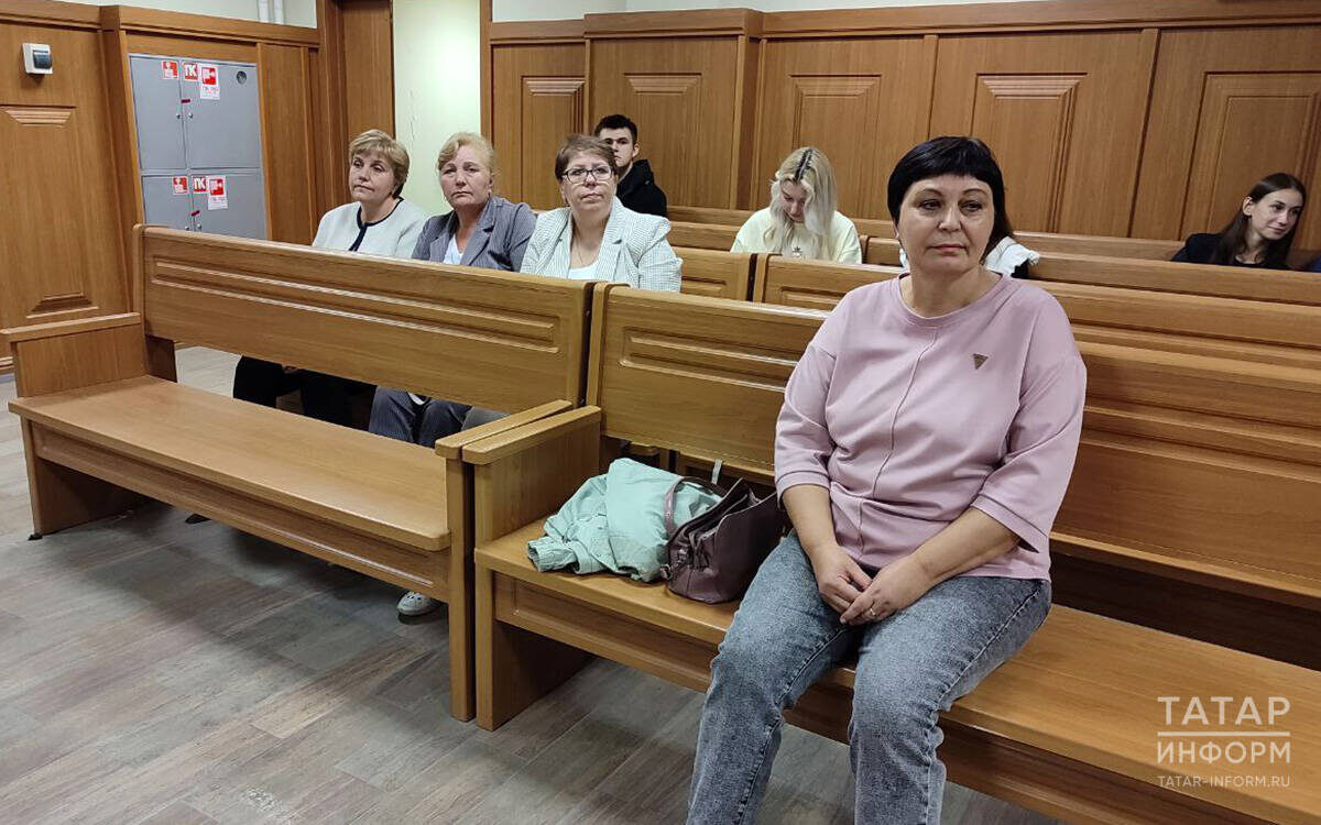 На судебное заседание сегодня пришли четыре сестры убитогоФото: © Елена Фенина / «Татар-информ»