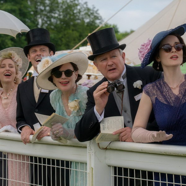     Семейство Кроули прощается с домом в трейлере «Аббатства Даунтон 3»