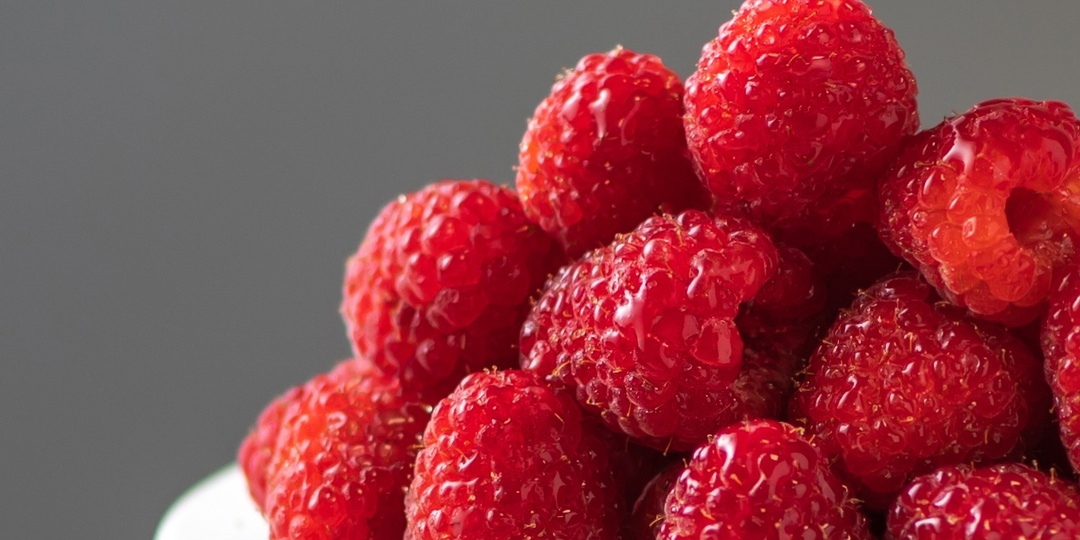 Летние ягоды в неожиданном формате: три рецепта, которые вас удивят