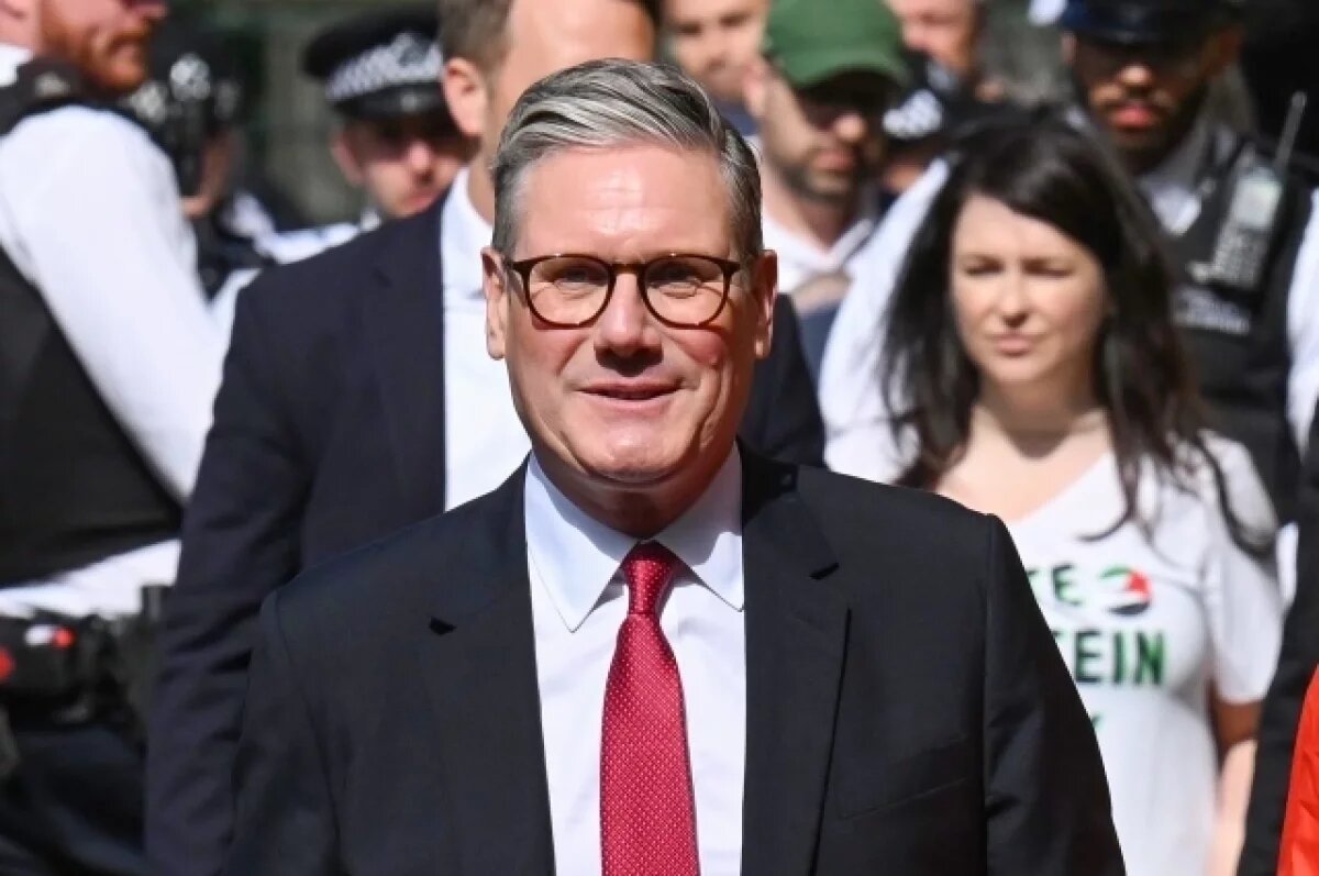    Военный эксперт Литовкин: Британия не может кому-то угрожать