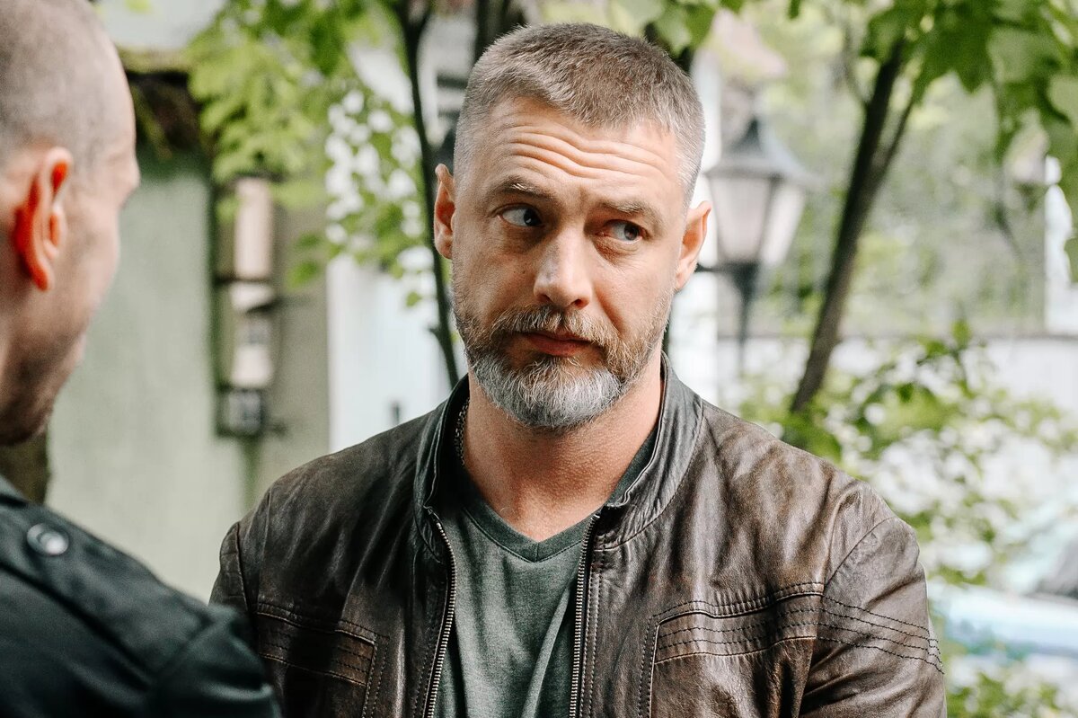 Кадры из сериала «Вторая семья» Антон Батырев