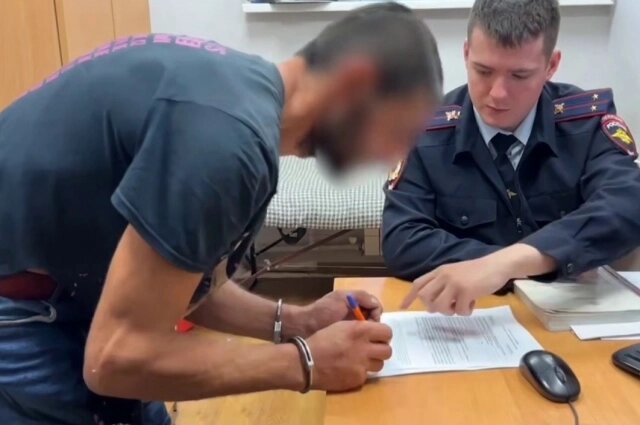    Нападавшего задержали в одном квартале от места убийства. Фото: кадр видео/ ГУ МВД России по Ростовской области