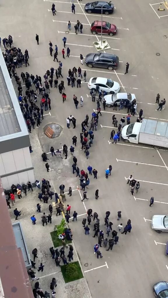 Драка мигрантов в ЖК «Самолёт» Краснодара