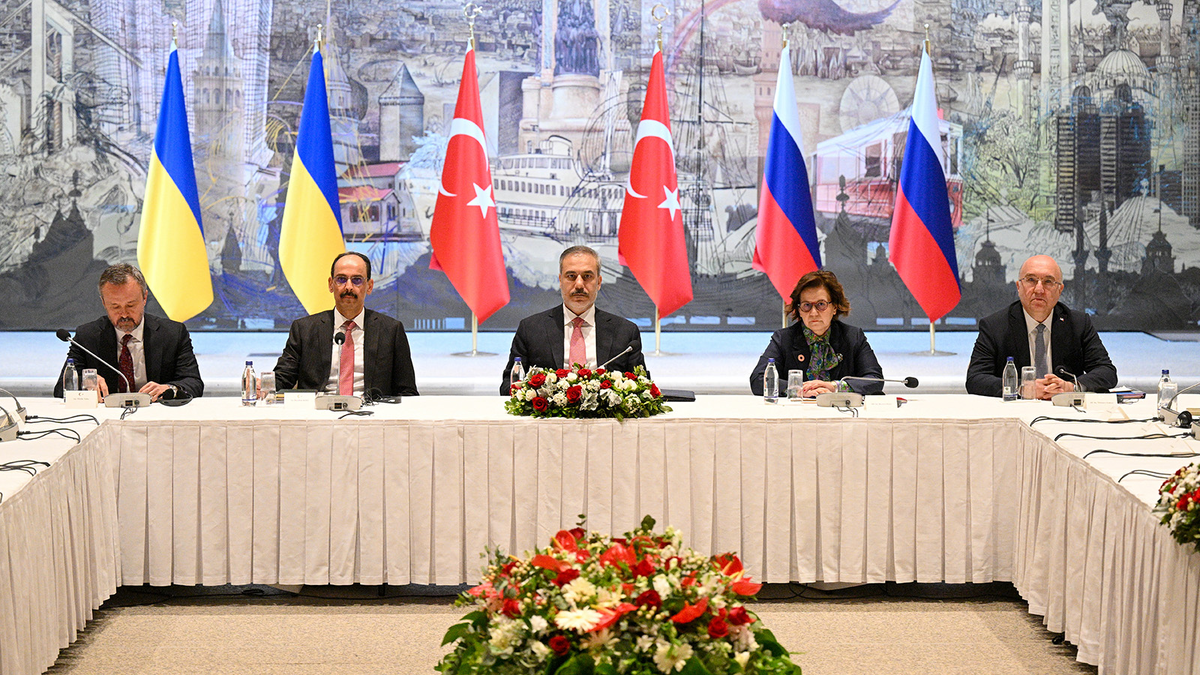 Кадры с переговоров между Россией и Украиной в Стамбуле
