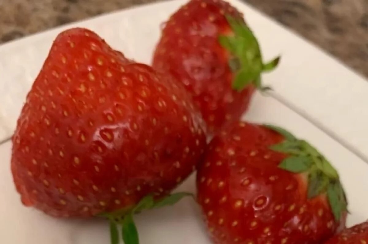    Диетолог Никитина рассказала, как выбрать и хранить клубнику