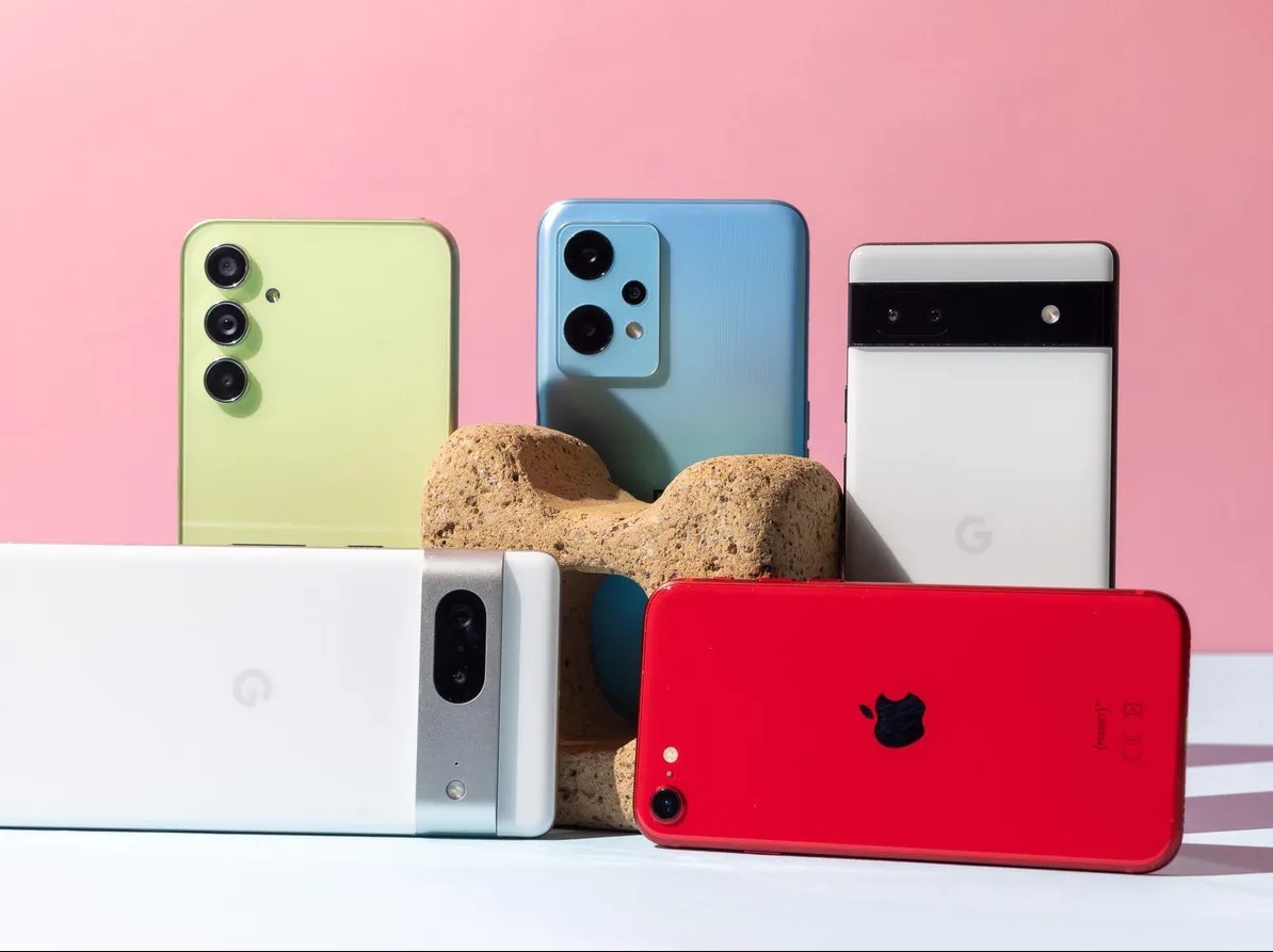    В списке есть знакомые многим модели — для работы, съёмки, игр. И даже представитель Apple. Фото: nextpit.com