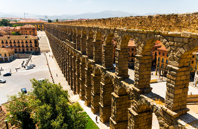 Римский акведук в Сеговии, Испания