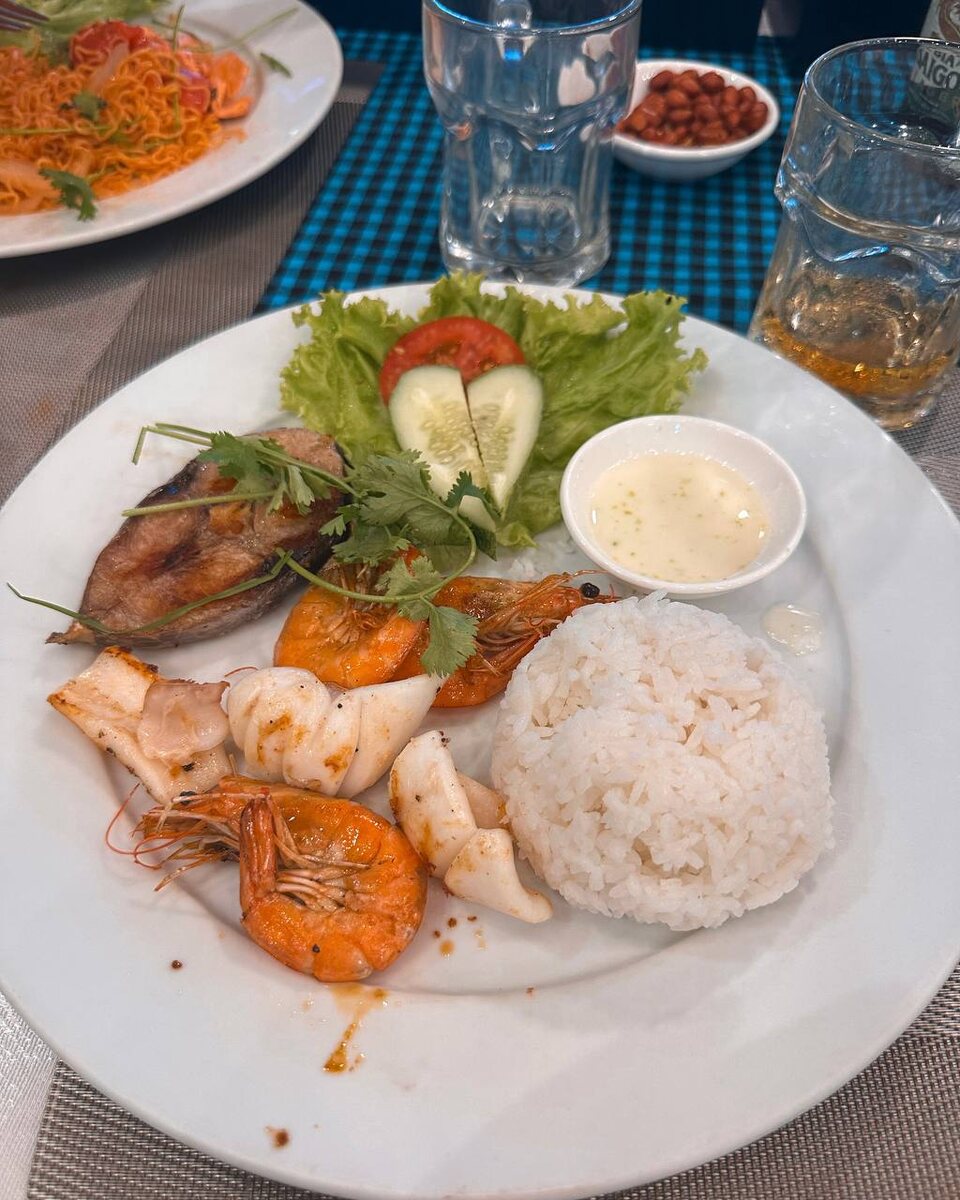 Рекомендую брать просто "на гриле" без чили и других соусов, так вы по настощему получите удовольствие