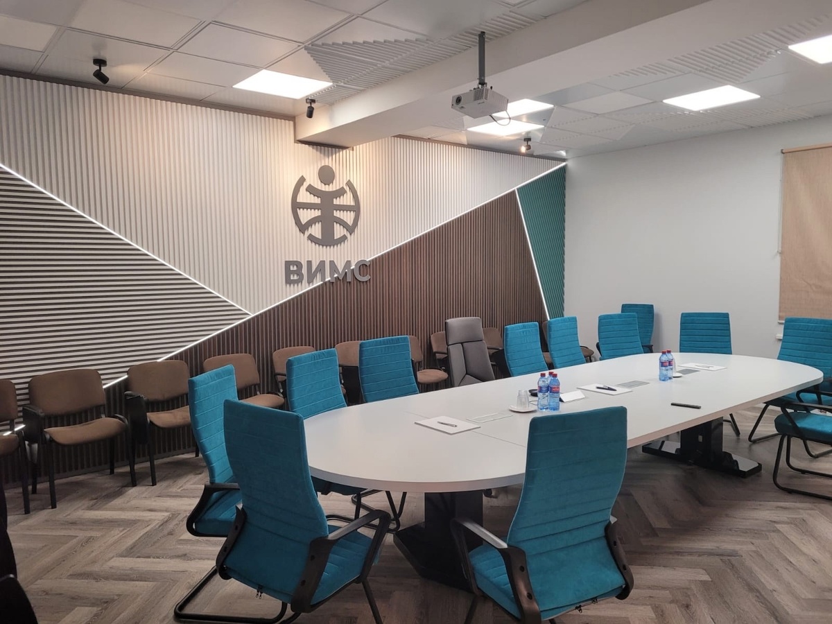 Реализованная переговорная для совещаний на ежедневной основе