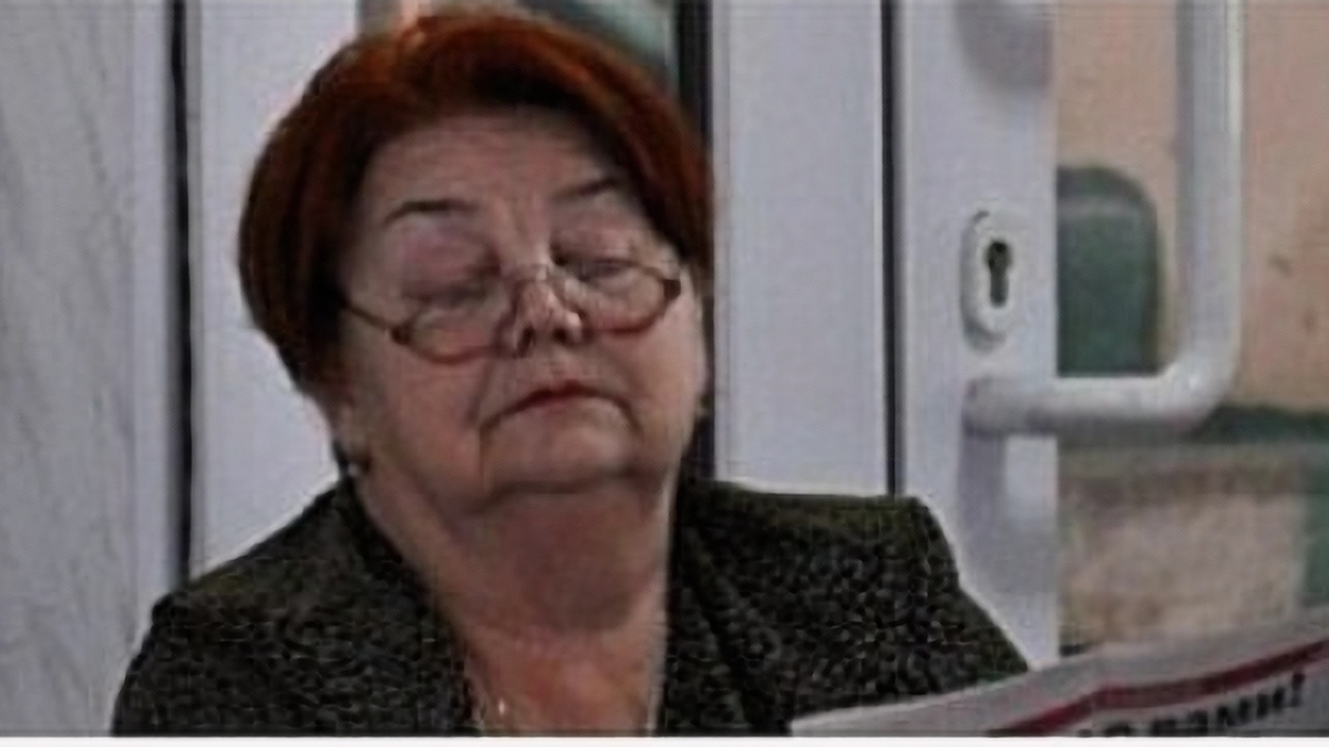 Всевидящее око дома против банок у лифта 