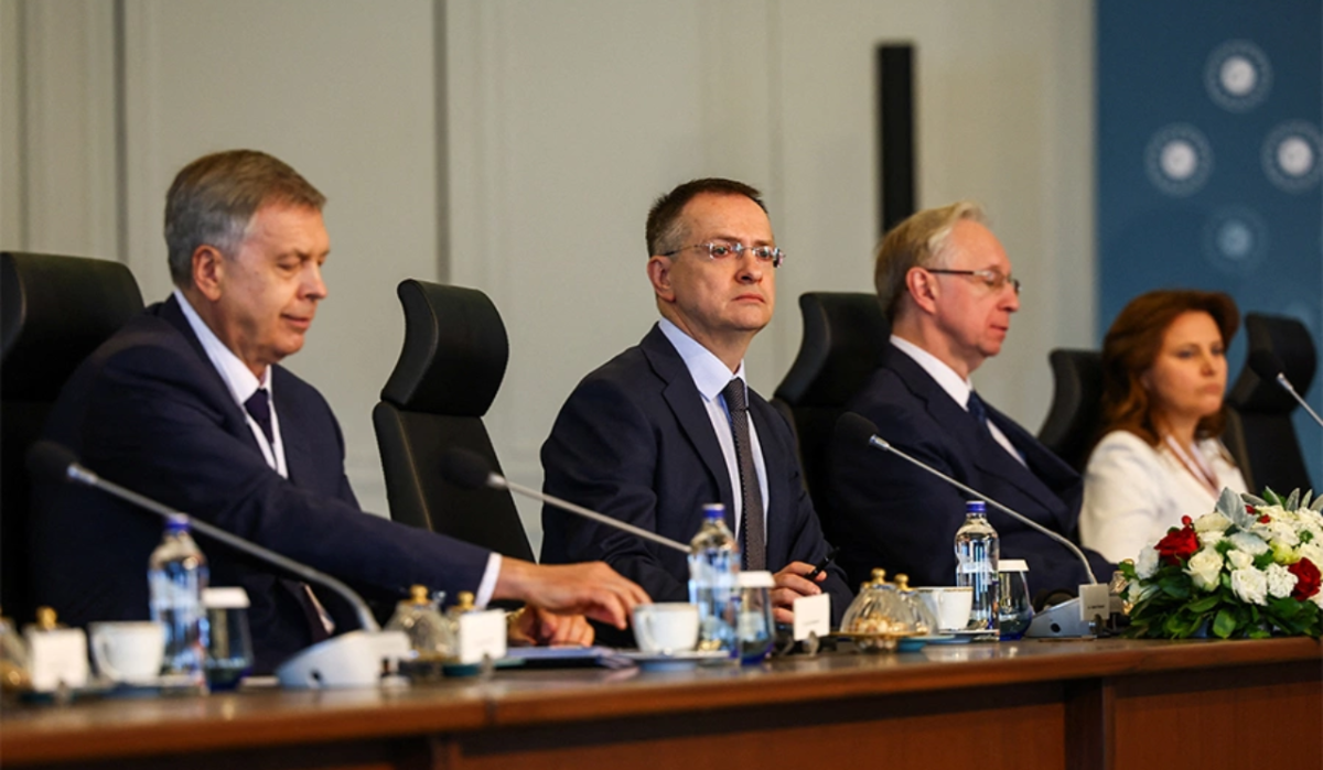     Трехсторонняя встреча Турции, России и Украины в Стамбуле (Фото: Murad Sezer / Reuters) Российская делегация во главе с советником президента Владимиром Мединским. Источник: Reuters Автор фото: Murad Sezer