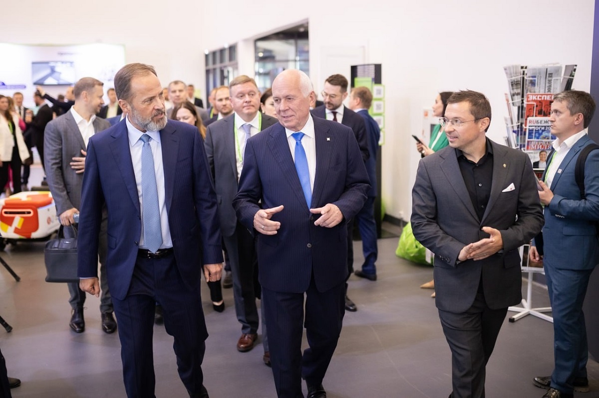    Гостям представили проекты будущего IT-кампуса и Ледовой арены, а также концепцию модернизации «Нижполиграфа»