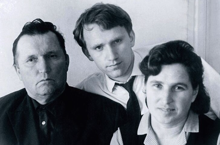 Валерий с родителями