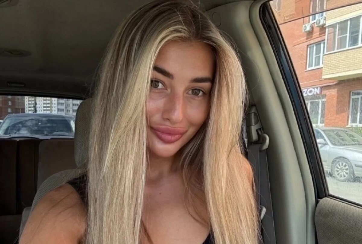    По версии следствия, девушка поскользнулась при выходе из ванны и ударилась головой.