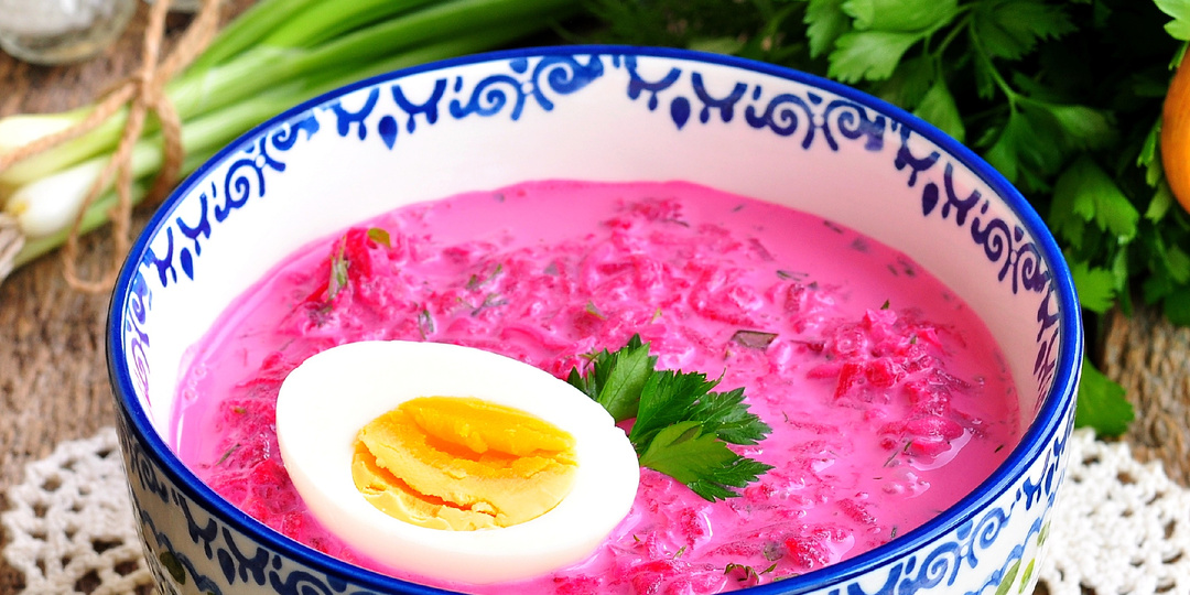 Густой, холодный и освежающий – суп из простых продуктов, который выручает в жару (+секрет с желтками)