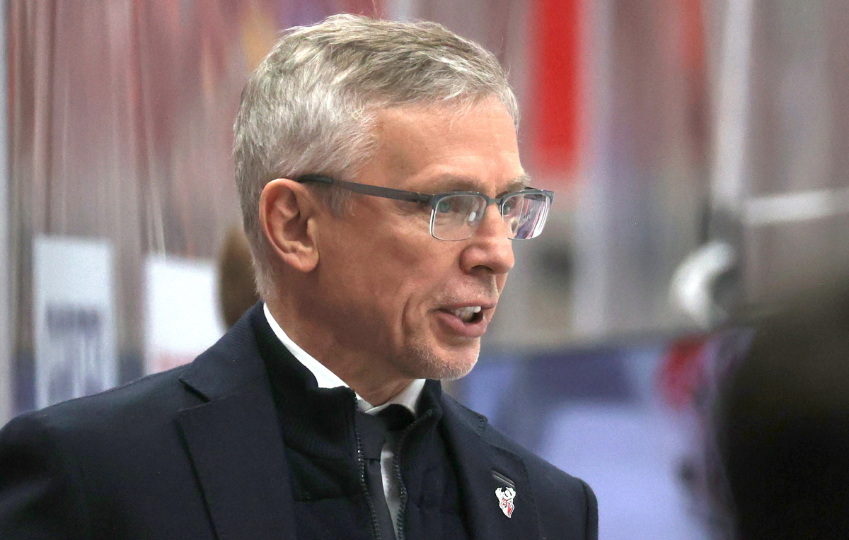    Главный тренер СКА Игорь Ларионов  Сергей Бобылев/ТАСС