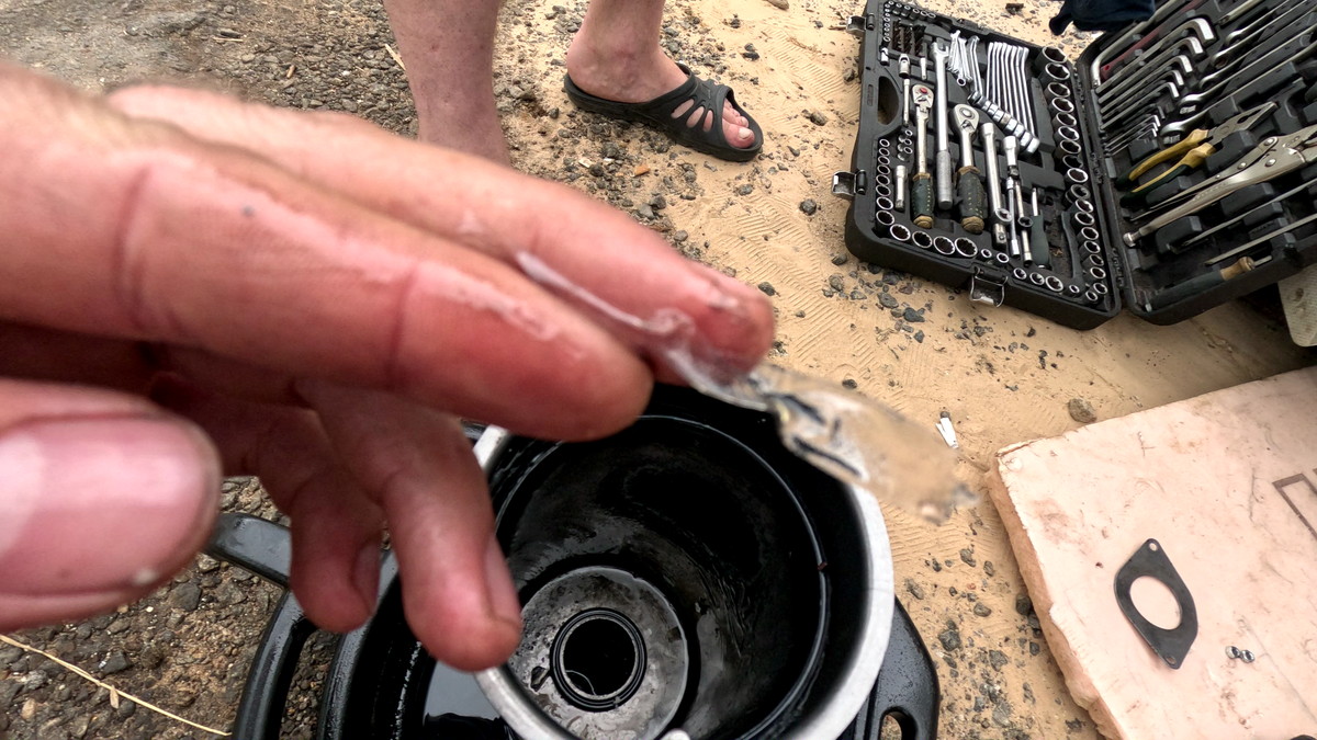 Плёнка в фильтре гидробака