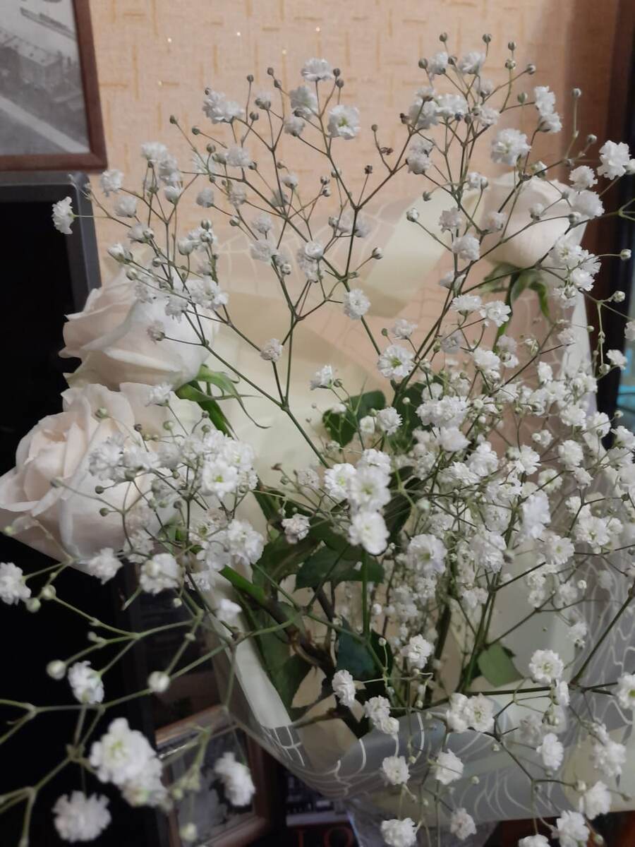 Цветы всегда приятный подарок или дополненин