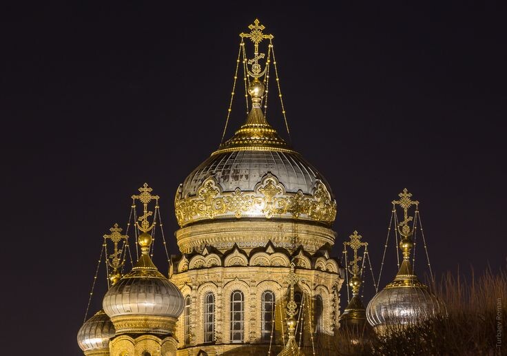 Уникальные купола подворья Оптины Пустынь.