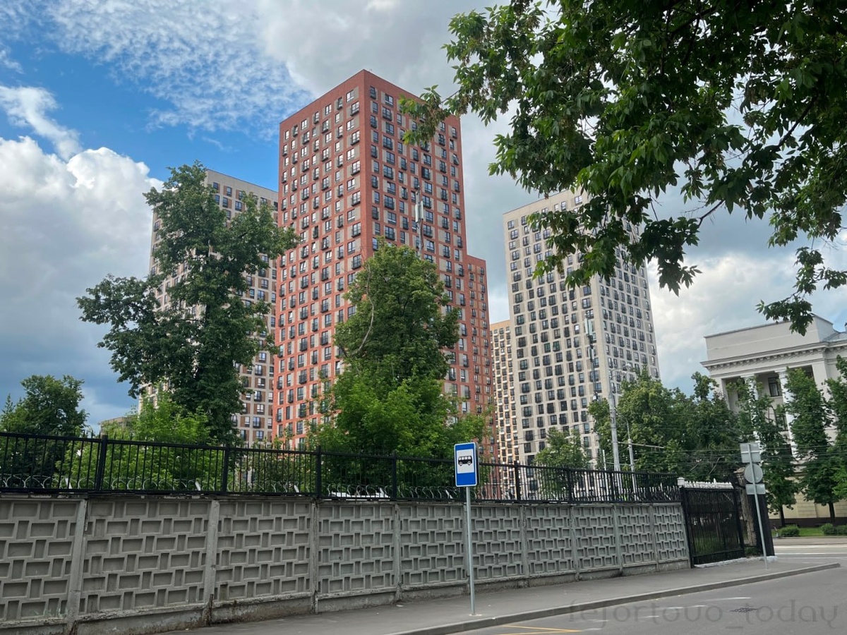 Жилые дома на Красноказарменной улице
