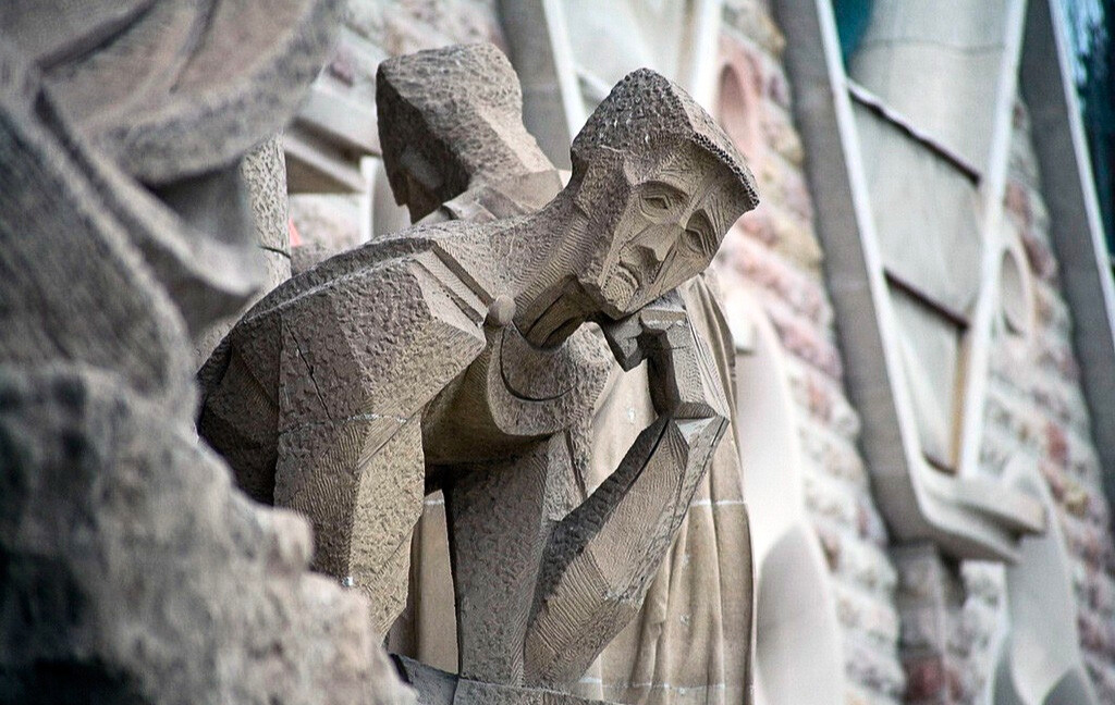 Фасад Страстей. Скульптурная группа