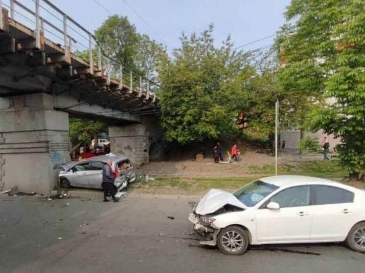     Во Владивостоке двое детей пострадали в ДТП на улице Фадеева ФОТО: УМВД России по Приморскому краю