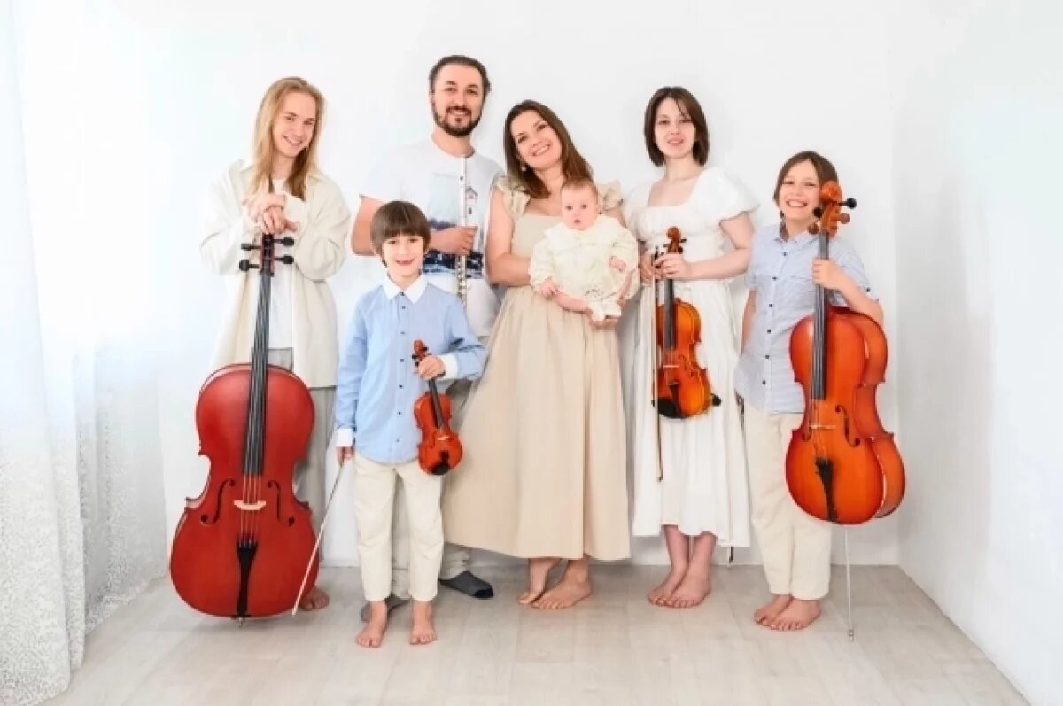    Из дуэта семья Круль превратилась в настоящий оркестр.