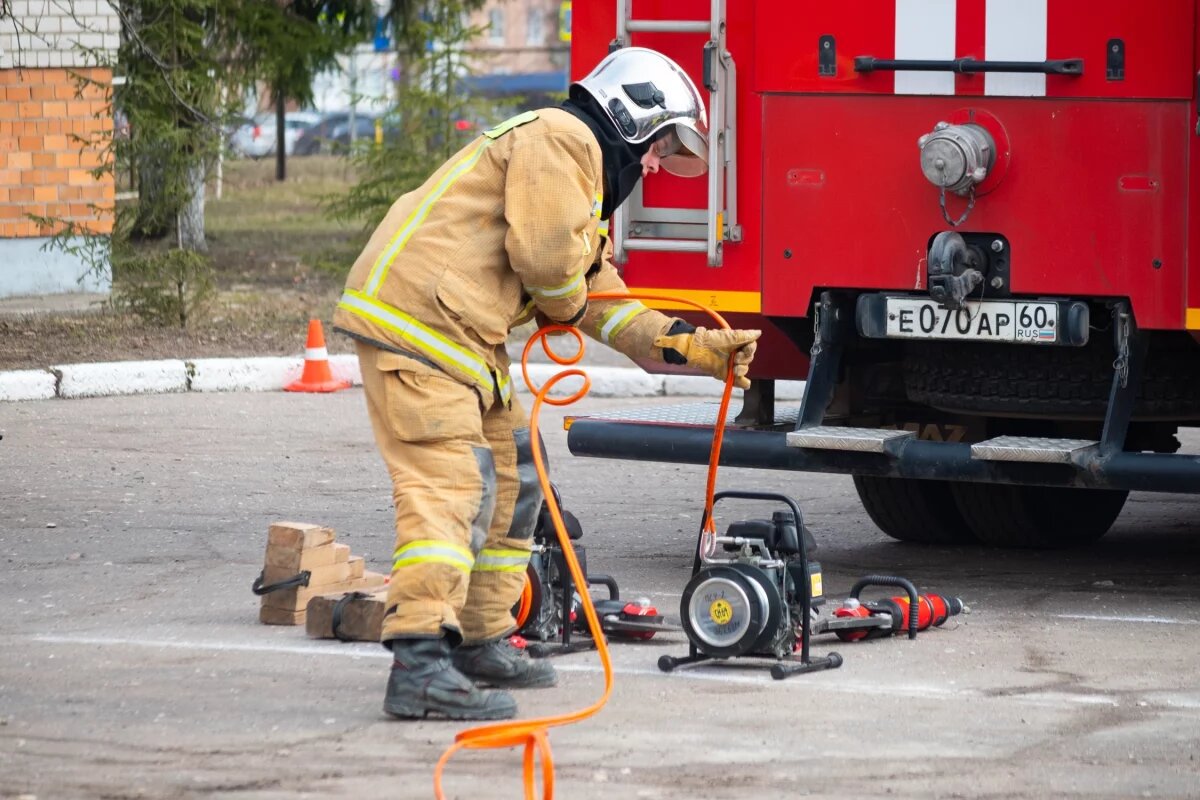    В Новосибирске 72-летний мужчина упал с балкона во время работ на высоте