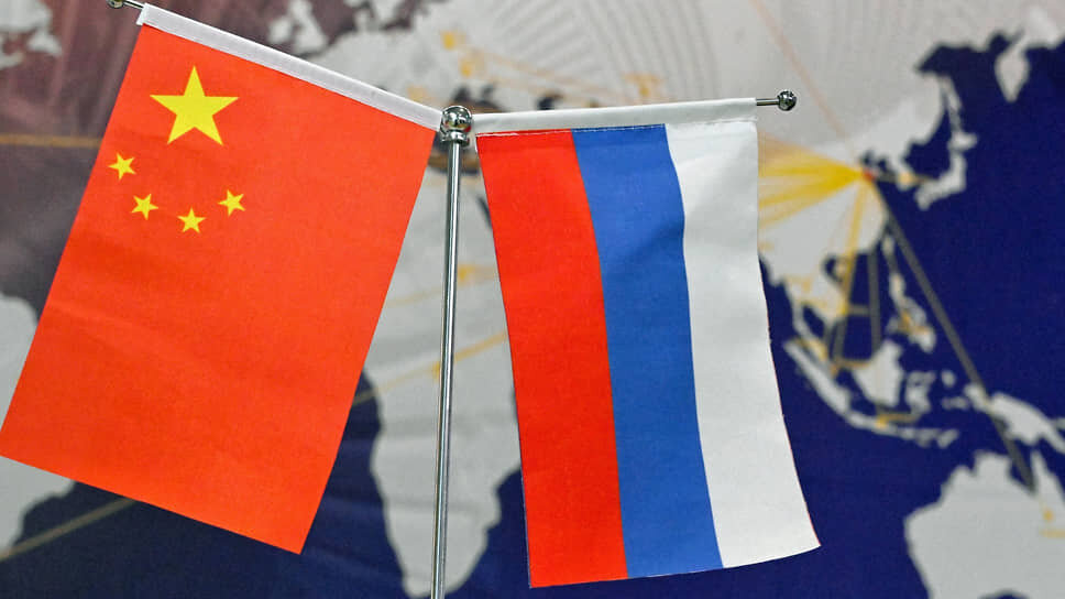 Возможность реализации проекта обсуждалась между блоком зампреда правительства Ленобласти Евгения Барановского и представителями Energy China Road and Bridge Engineering Construction Co., Ltd. По информации «Ъ-СПб», стороны рассматривали возможность строительства в регионе производства по выпуску станин для станков.📷Фото: Анатолий Жданов / Коммерсантъ