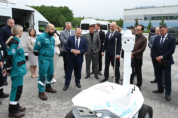    Депутаты собрались на границе санитарно-защитной зоны (СЗЗ) «Казаньоргсинтеза» (входит в СИБУР)