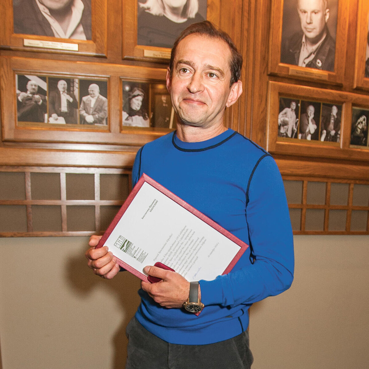    «Константин Юрьевич сказал: «Мне кажется, у вас все получится». А у меня мысли мелькают: «Тебе позвонил любимый артист! Но ты же зарекался никогда не выходить на драматическую сцену…» Юрий Феклистов