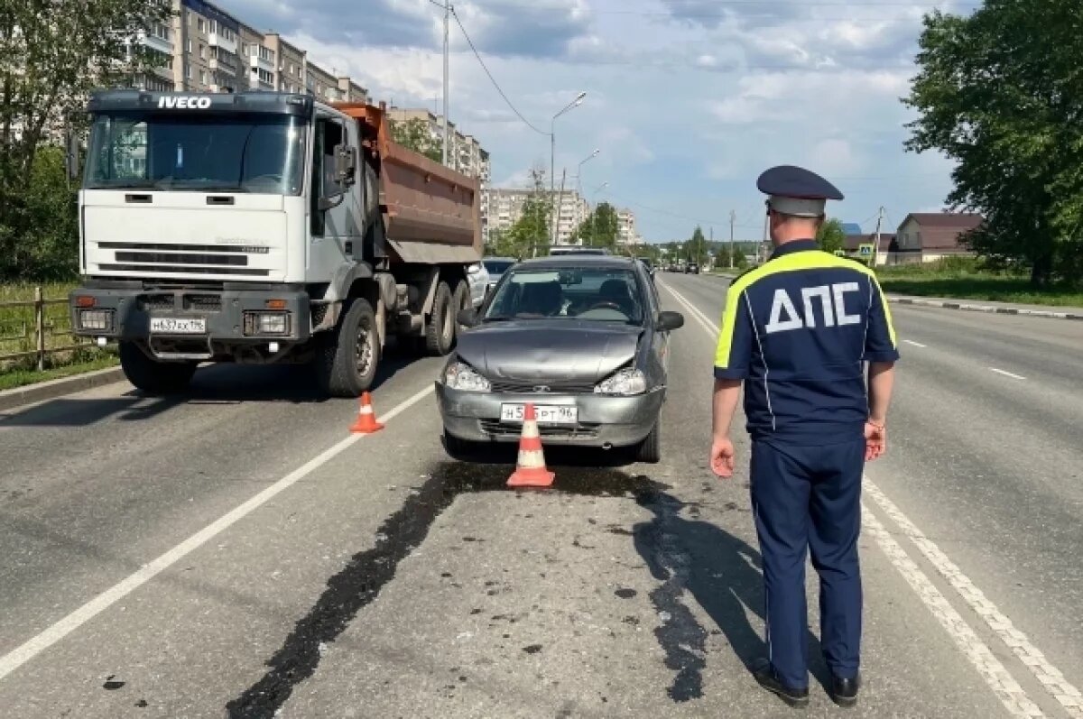    Годовалый ребенок и две женщины травмировались в ДТП в Нижнем Тагиле