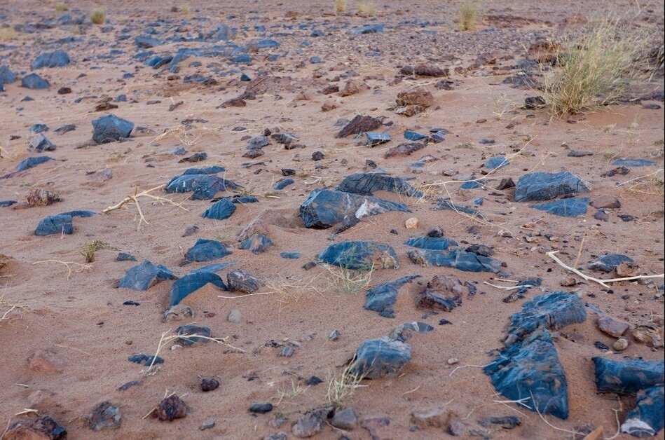 Фотография обожжённой поверхности с кварцевым стеклом