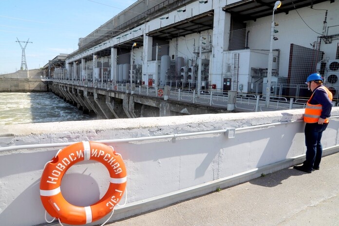    Новосибирская ГЭС. Фото Михаила Перикова из архива "Континента Сибирь"