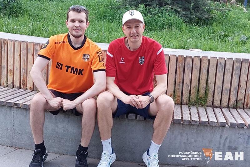    Спортивный обозреватель ЕАН Павел Пивоваров и главный тренер «СиндЕКАТА» Евгений Аверьянов встретились на пробежке