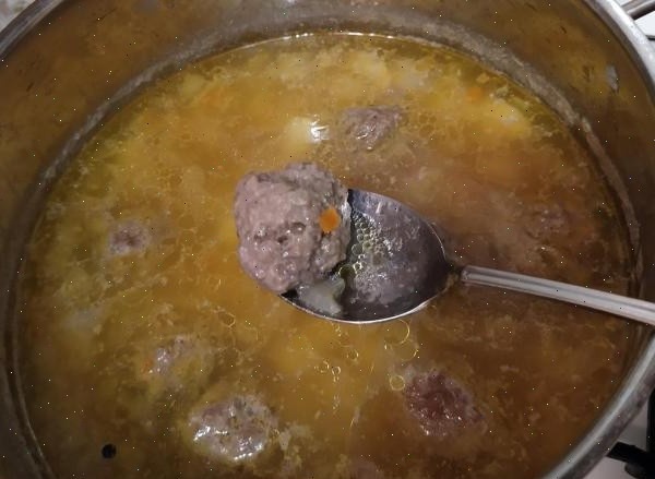 Этот так называемый "лайфхак" я использую для любого фарша - вот, например, фрикадельки делала из него.