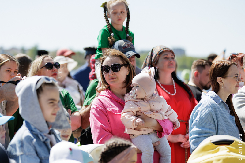    Региональное правительство утвердило порядок и условия предоставления меры соцподдержки, которая действует в регионе по демографической программе губернатора Георгия Филимонова "Семья - оплот Русского Севера".
