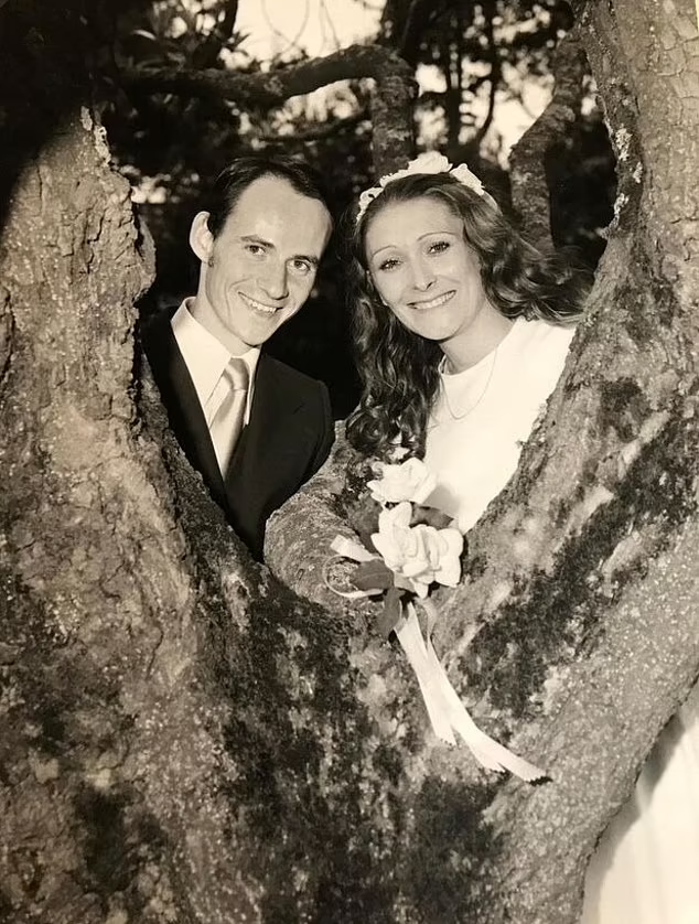 Фотография Жоэля и его жены Мари-Франс Ле Скуарнек в день их свадьбы