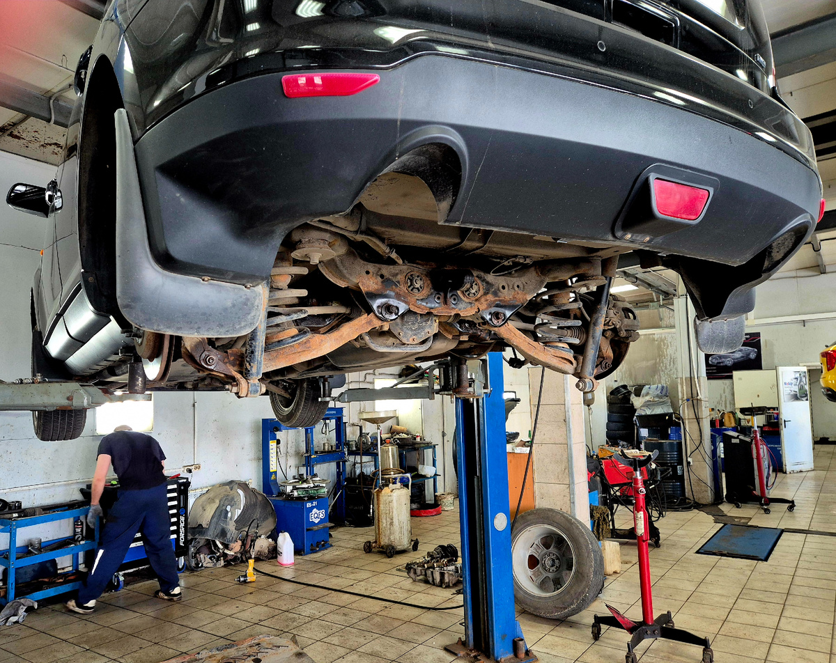 В Москве эджеводы рекомендуют проводить работы на уже ставшем клубным СТО (не принадлежит эджеводам)