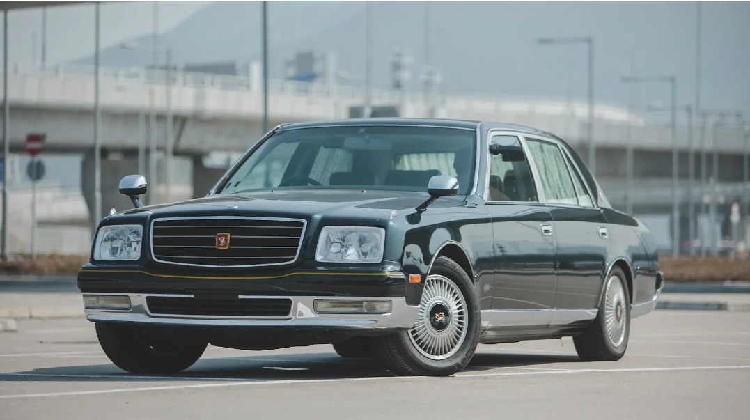 Toyota Century G50 (1997–2017)
