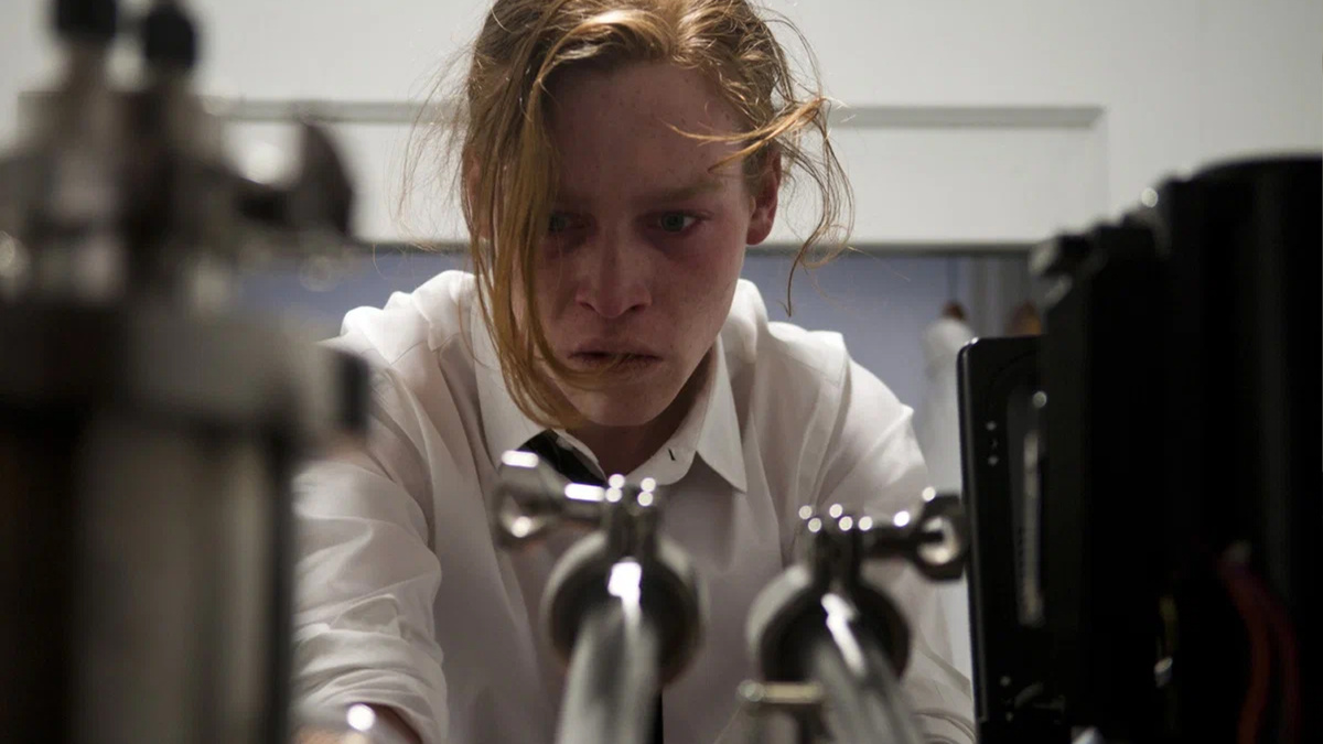 Кадр из фильма "Антивирус"